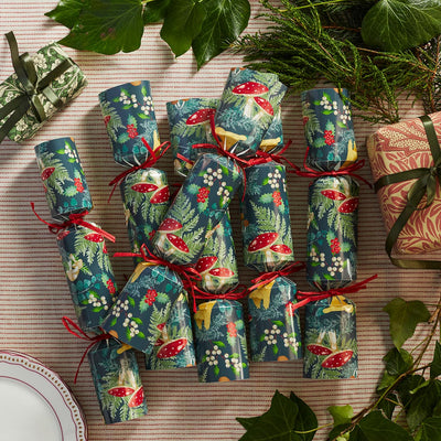 Woodland Forest Green Christmas Crackers - 6 Pack