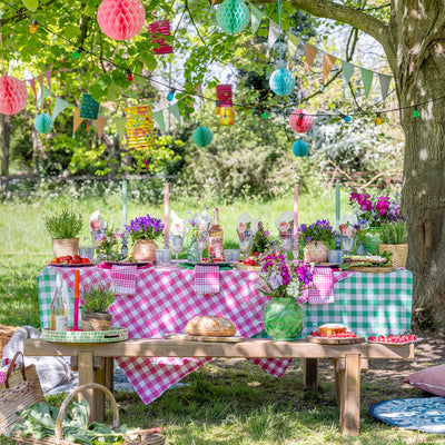 Dining Under a Tree With Pandora Maxton