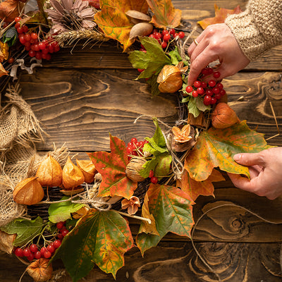 Talking Topics – Incorporating seasonal wreaths into your home with The Flower Fairies - Talking Tables UK Public