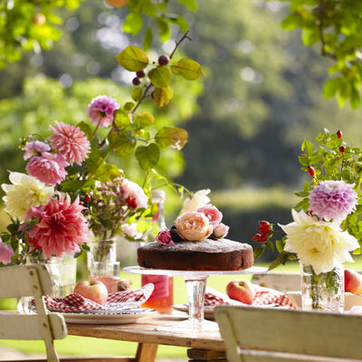 Flowers make us happy - Sussie Bell - Talking Tables UK Public