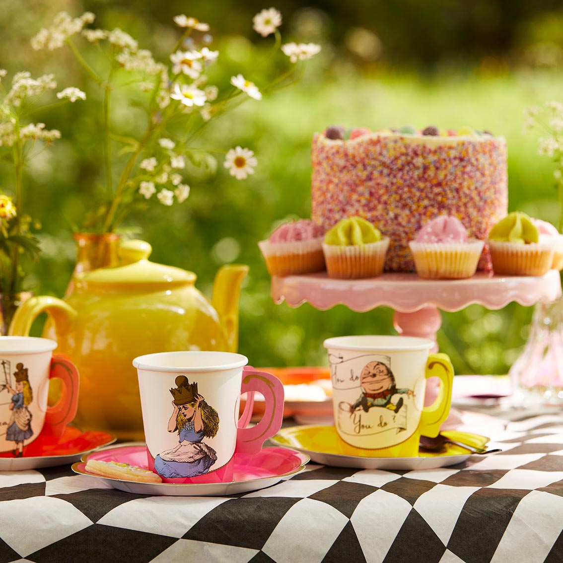 Alice in Wonderland Bright Tea Cup Set - 12 Pack – Talking Tables