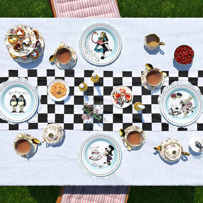 Alice in Wonderland Paper Plates – 24 Pack
