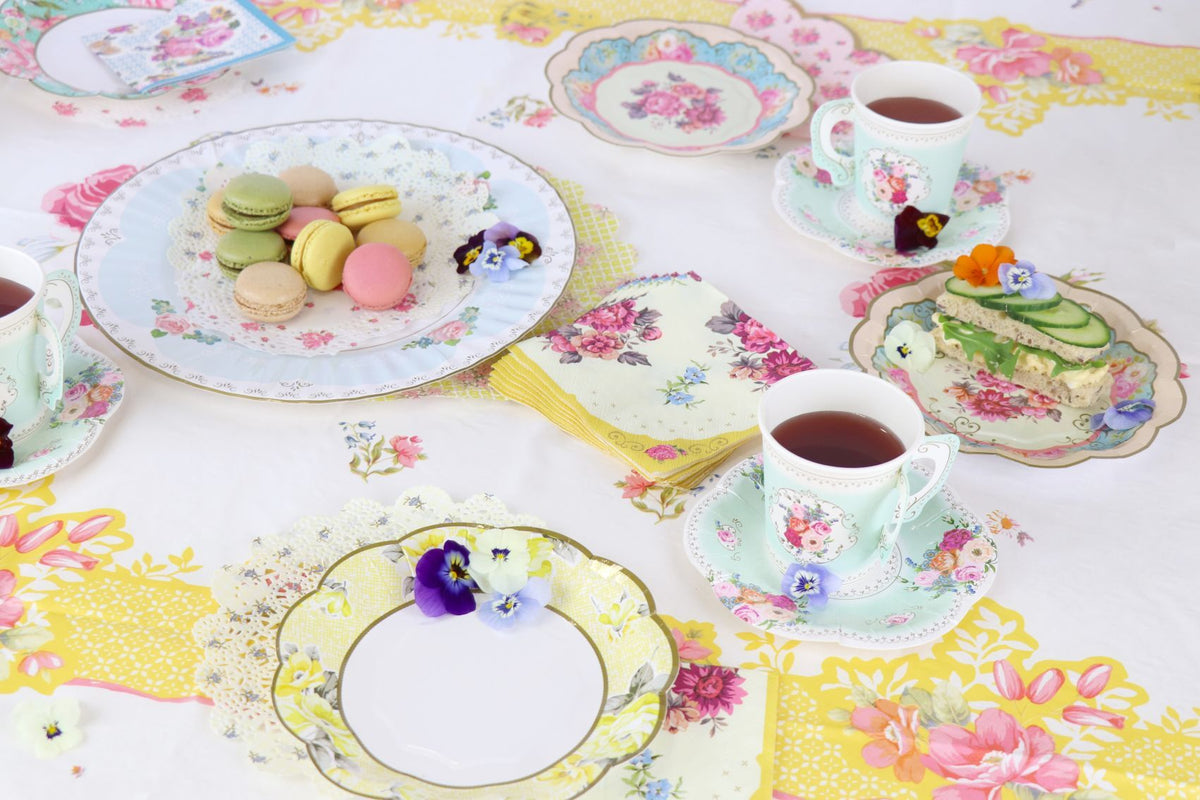 Truly Scrumptious Service à Thé En Carton, Tasses à Motif Floral Vintage Avec Anses Et Soucoupes 1 Unite Lot De 1 Truly Scrumptious Service à Thé En Carton, Tasses à Motif Floral Vintage Avec Anses Et Soucoupes 1 Unite Lot De 1