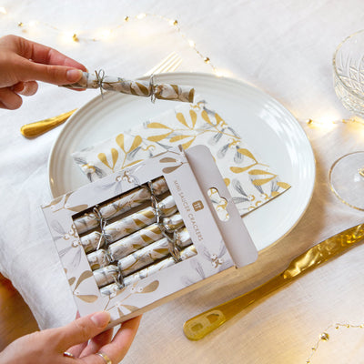 Mini Mistletoe Christmas Crackers - 8 Pack