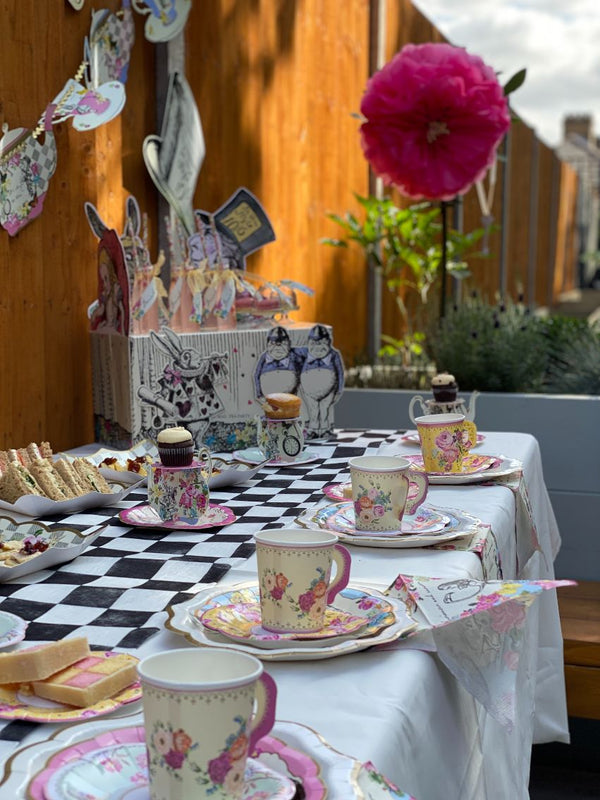 Talking Tables - Truly Alice Teapot Bunting